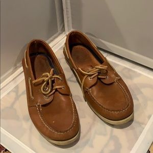Tan sperries top sliders